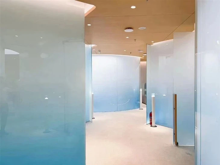 Gradientowa dekoracyjna folia międzywarstwowa do laminowania szkła